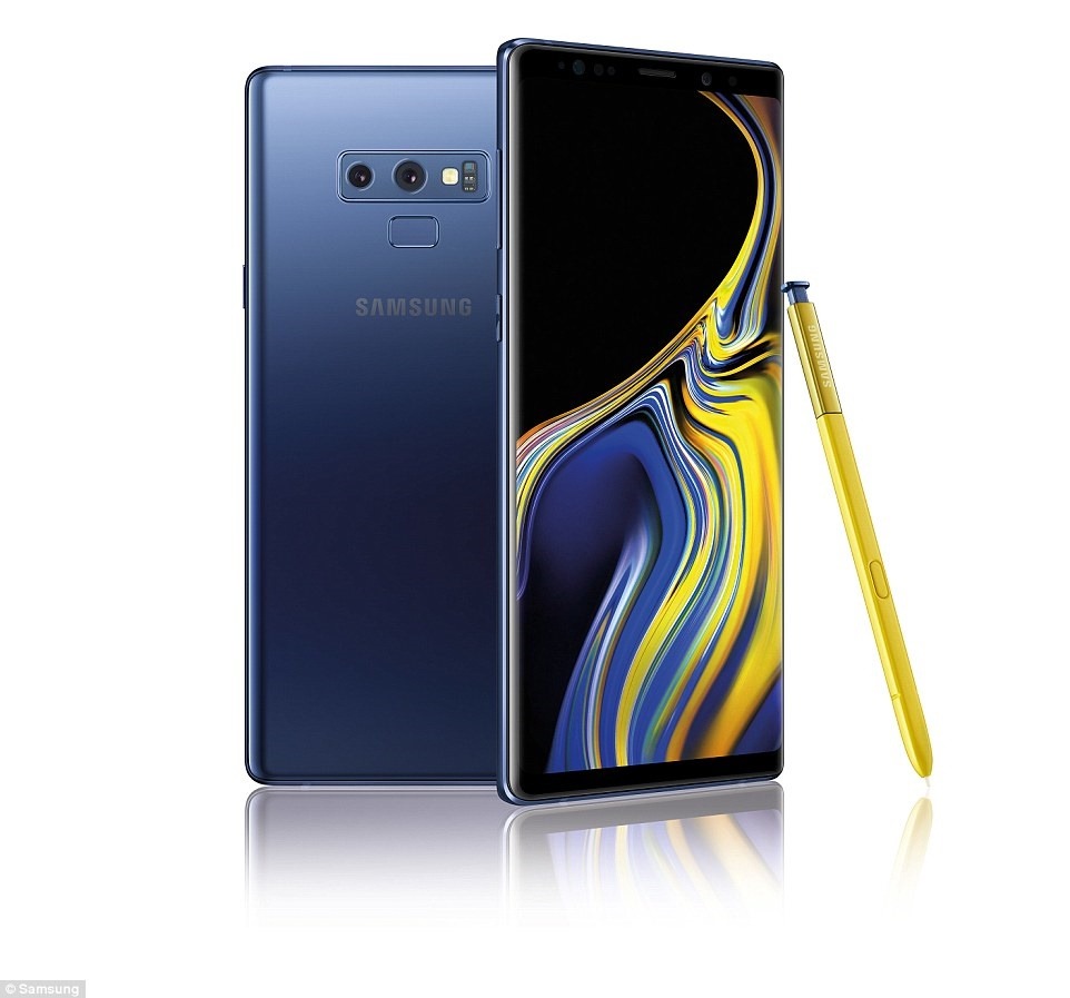 18 8 10 13854EF670E500000578 6043253 Samsung has unveiled its new Galaxy Note 9 handset as the techno a 55 1533832875719