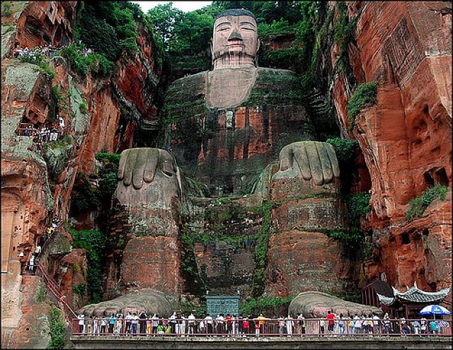 8 Leshan Giant Buddha