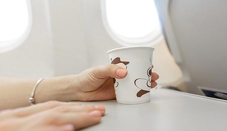 17 کاری که نباید در هواپیما انجام دهید 4 airplane travel flight23