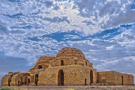 کاخ سروستان,کاخ سروستان فارس,کاخ ساسانی سروستان