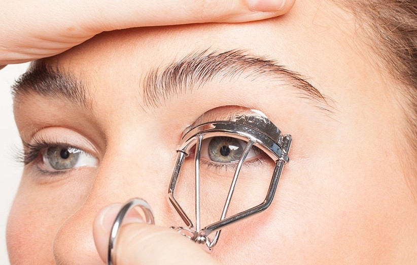 ۱۲+۱ نکته جادویی برای تقویت مژه! 11 eylash curler